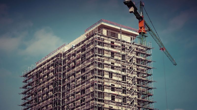 Na jakie zarobki mogą liczyć specjaliści nieruchomości & budownictwa w 2024 roku? | dane rynku pracy,