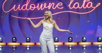 Właśnie ruszyły zdjęcia do nowego, rozrywkowego programu TVP pt. „Cudowne lata”. W roli prowadzącej zobaczymy Barbarę Kurdej-Szatan.