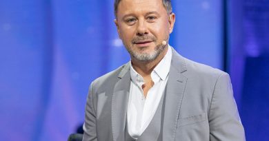Andrzej Piaseczny zdradza, co robił „na sakach". Okazuje się, że... strzygł krowy!