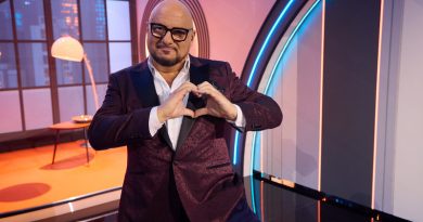 „Randka w ciemno"  Legendarne show powraca po 20 latach przerwy na antenę Polsatu. Nowe odcinki w odświeżonej odsłonie znów rozgrzeją serca widzów i poszukiwaczy miłości.