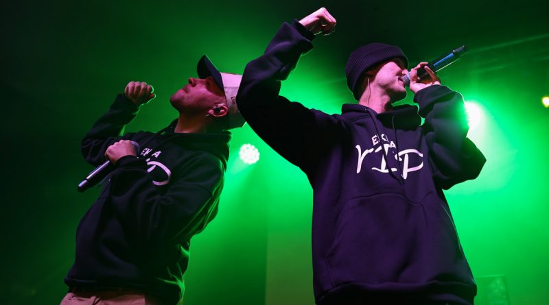 nie tylko kontynuacja ich muzycznej podróży, ale także spełnienie obietnicy z ostatniego utworu na płycie: „Koniec okazał się zaledwie początkiem”.