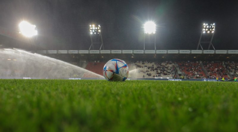 Cracovia w ramach obchodów 120 -lecia klubu zagra mecz towarzyski z czołowym zespołem La Liga czyli FC Sevillą .Spotkanie odbędzie się w Krakowie.