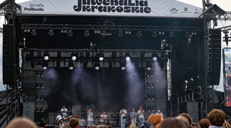 Juwenalia Krakowskie 2026. Na scenie m.in Łydka Grubasa, Strachy na Lachy, Lordofon Juwenalia Krakowskie 2026. Studenci bawili się w takt rocka, popu. Na scenie m.in Łydka Grubasa, Strachy na Lachy, Lordofon.