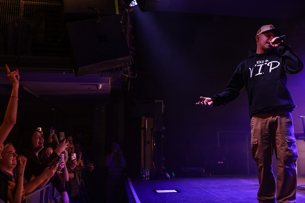 Alien x Majtis 1-9640