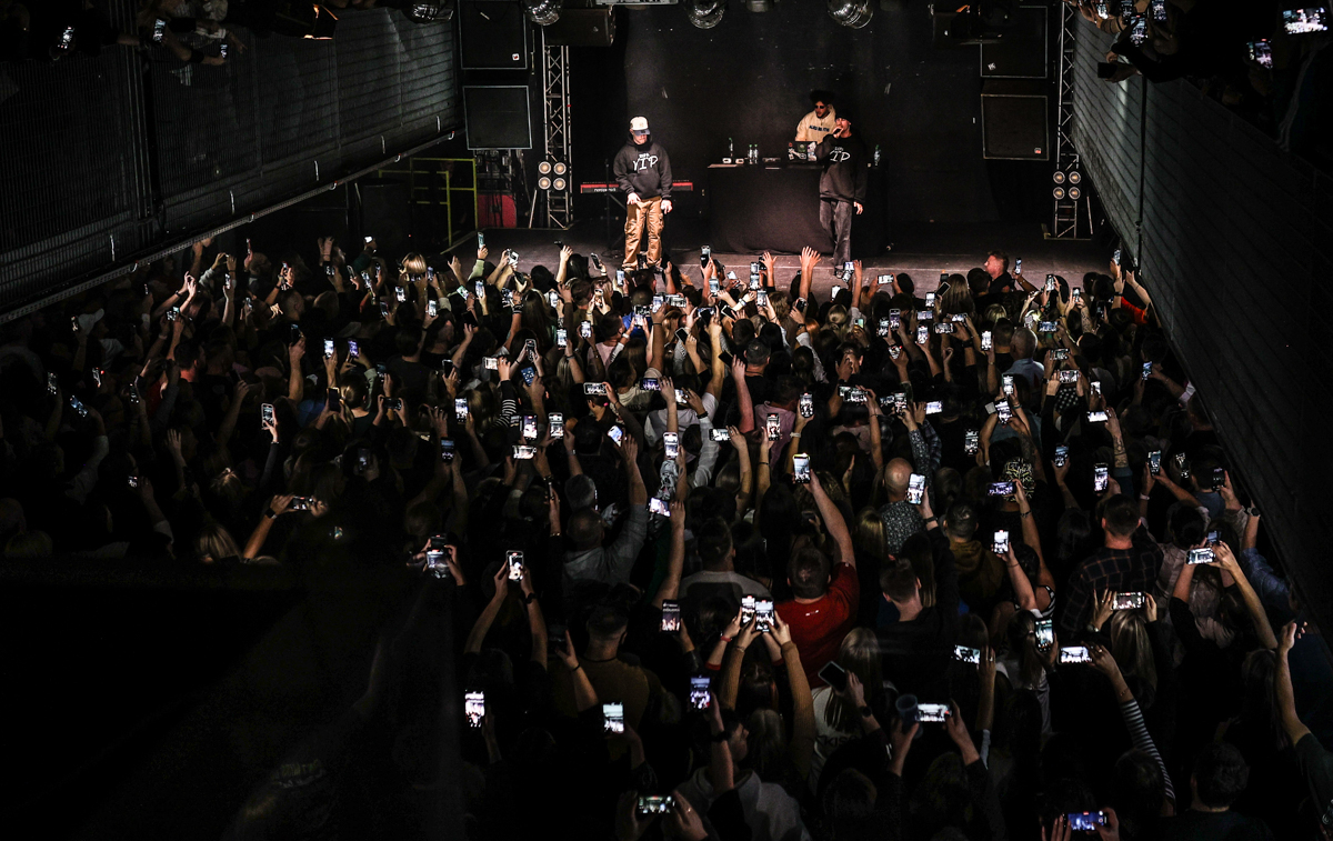 Alien x Majtis 1-9821