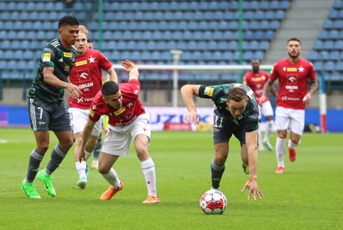 echia Gdańsk wraca do PKO Ekstraklasy! W 32. kolejce Fortuna 1. Ligi, podopieczni Szymona Grabowskiego, pokonali Wisłę Kraków 4:3, zapewniając sobie awans.